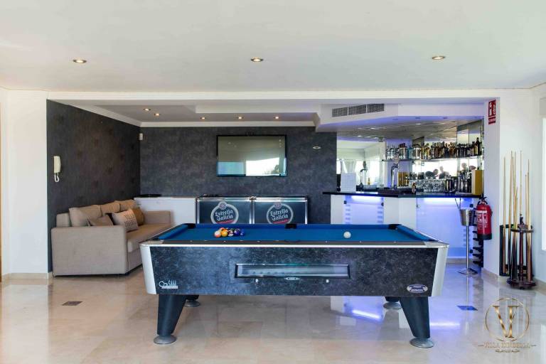 Family-friendly ample villa with jacuzzi & private pool | Mountain view | Pets allowed — photo 4