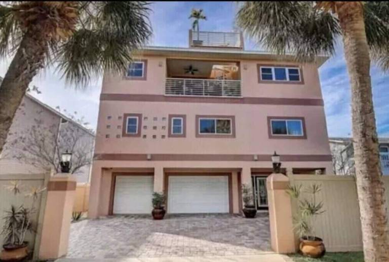 House  Indian Rocks Beach