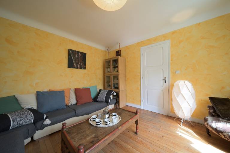 Child-friendly beautiful house with fast internet, barbeque & yard | Garden view | Dogs allowed — photo 2