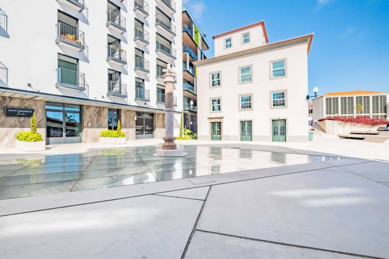 Apartment with garden & pool | Next to Farmers Market | Suitable for remote work in Funchal