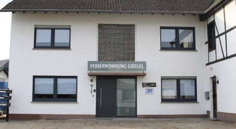 Apartment with 5 rooms for 10 persons in Heimbach