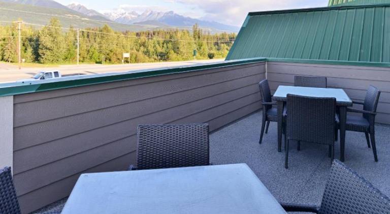 Days Inn by Wyndham Valemount — photo 5