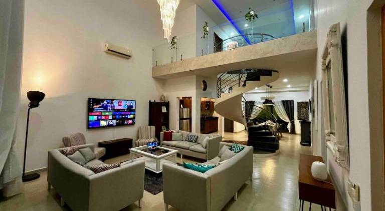 Villa with private pool, patio & jacuzzi — photo 3
