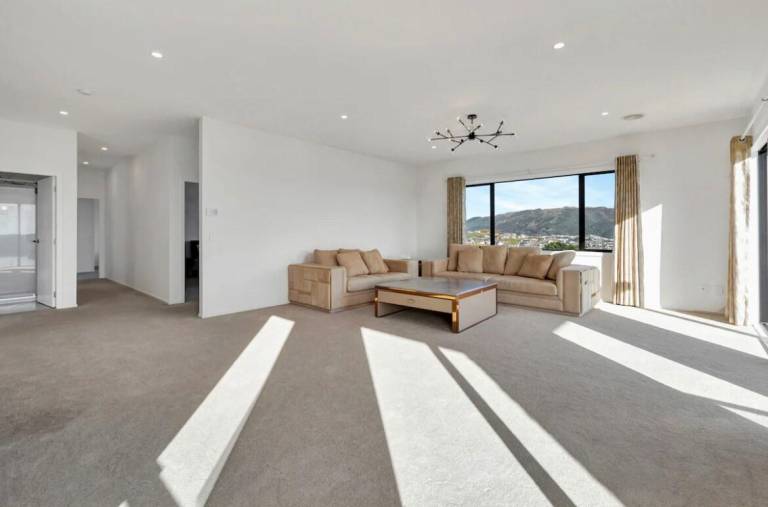 300 m² Villa