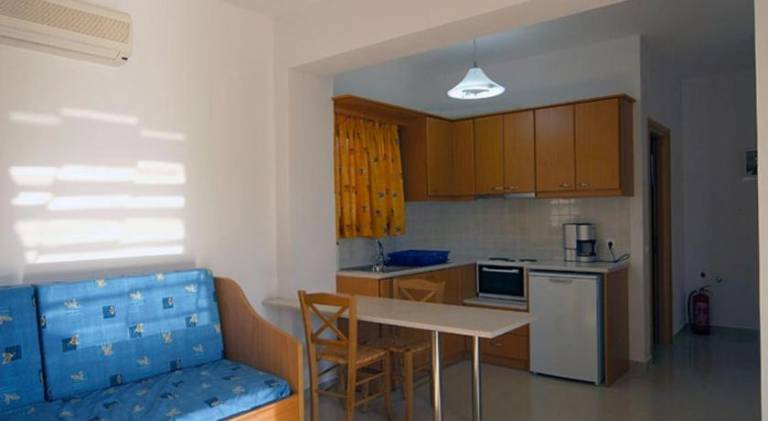 Rental apartment with patio, garden & grill — photo 5