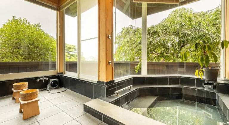 Villa with jacuzzi — photo 3