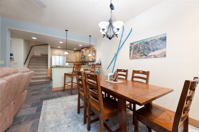 Vacation home with hot tub, grill & heated pool | Mountain view — photo 5