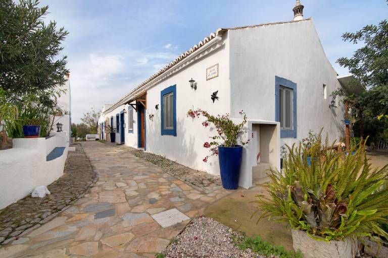 Country House "Quinta do Mestre - Casa do Mar" with Sea View, Private Garden and Wi-Fi in Tavira