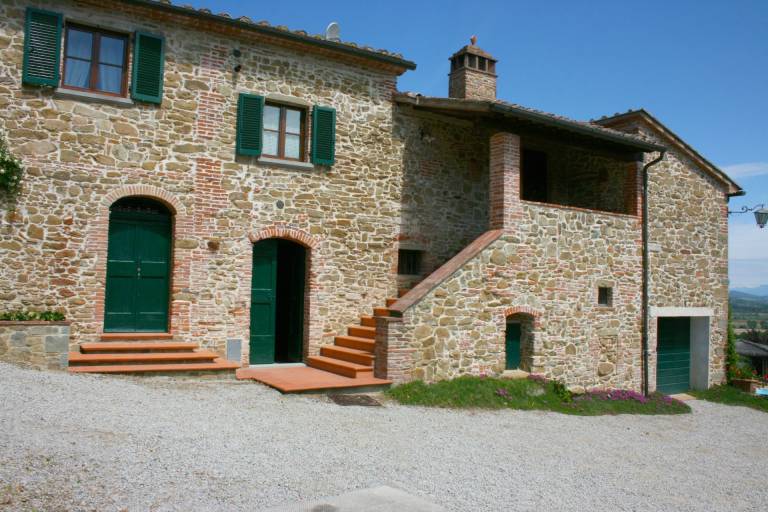 San Lorenzo is a comfortable villa with a good balance between modern comforts and the authentic sty — photo 3