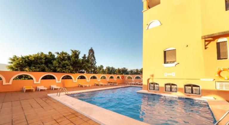 Apartment with pool in Roquetas de Mar