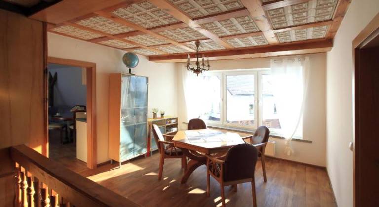 Holiday apartment with barbeque, patio & yard — photo 4