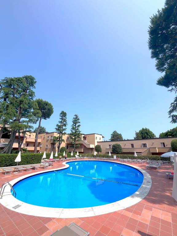 Holiday apartment with pool & terrace | Water view in Pozzolengo