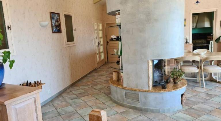 Villa with pool, barbecue & garden — photo 5