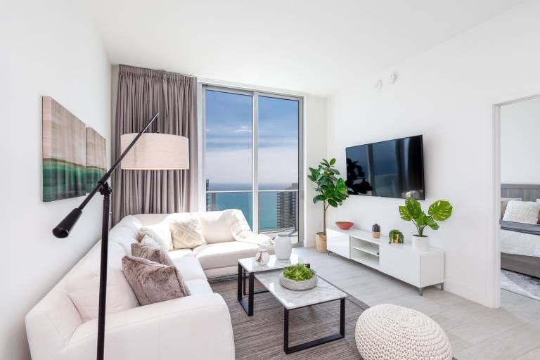 Penthouse 2 Terraces Ocean Views & Beach Acc