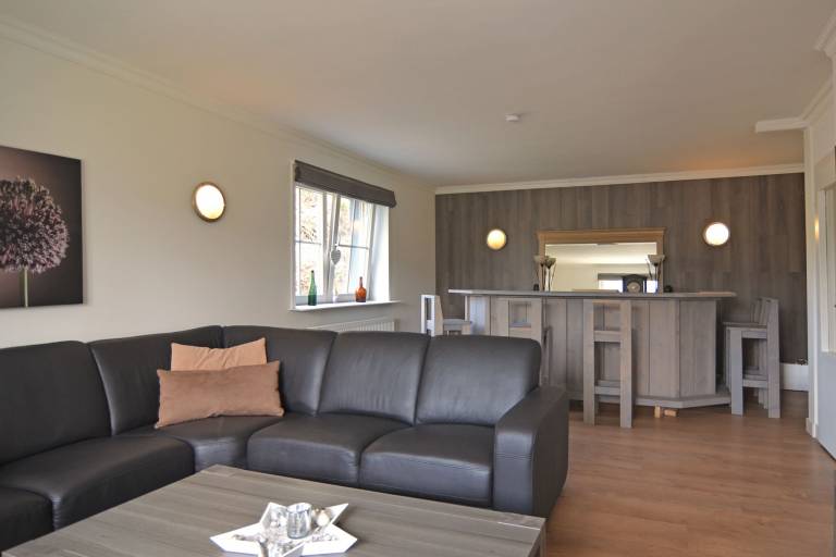 Fully equipped spacious house with patio, sauna & BBQ | Mountain view | Pets allowed — photo 2