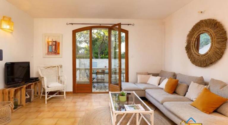 House with pool & barbecue | Pet-friendly — photo 2