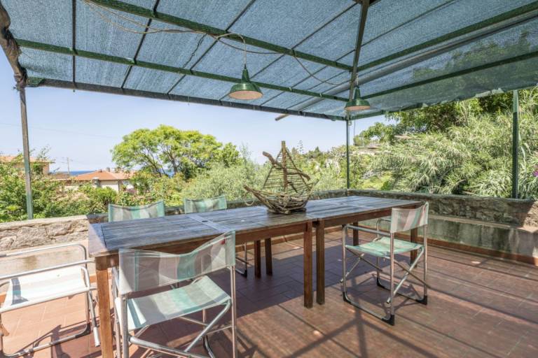 Family-friendly villa with patio, garden & BBQ | Close to the beach | Pets allowed — photo 2