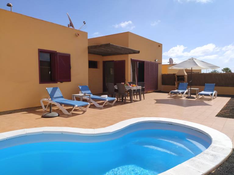 Fully equipped charming villa with private pool, yard & BBQ | Pets are welcome — photo 3