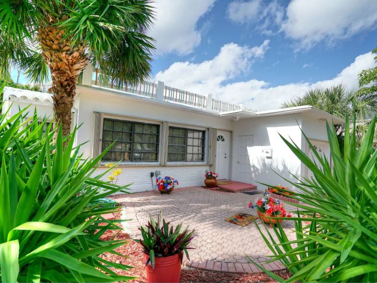 Guest House at the Ocean