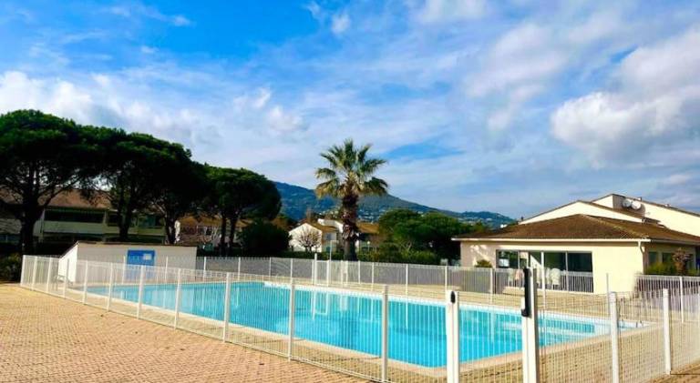 Rental apartment with terrace, yard & private pool | Pets are welcome — photo 4
