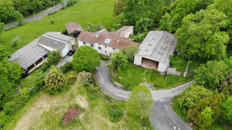 Vacation home with terrace, yard & barbeque | Garden view | Good for workation in Castres