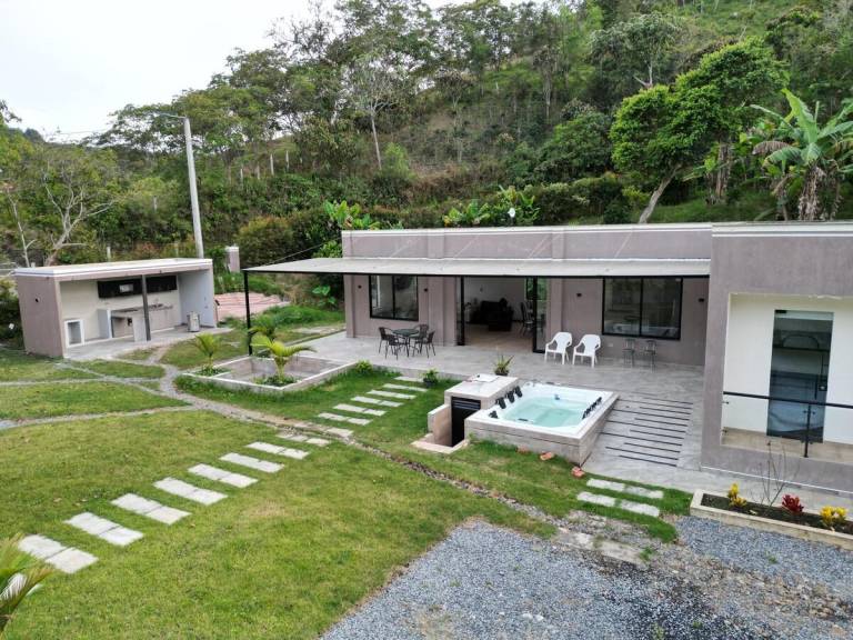 200 m&sup2; Villa
