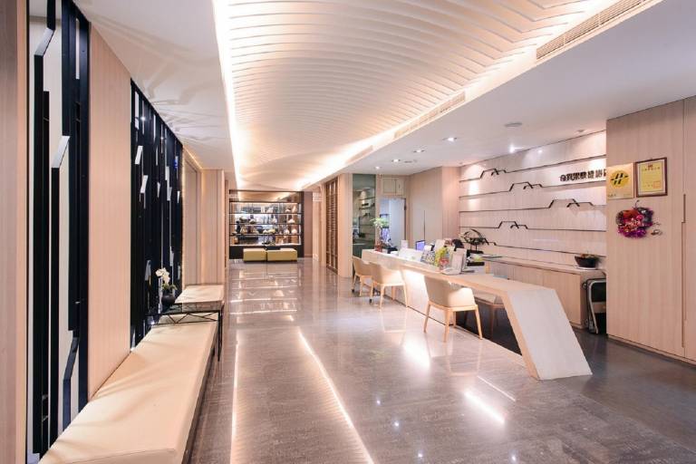Kiwi Express Hotel-Kaohsiung Station — photo 2