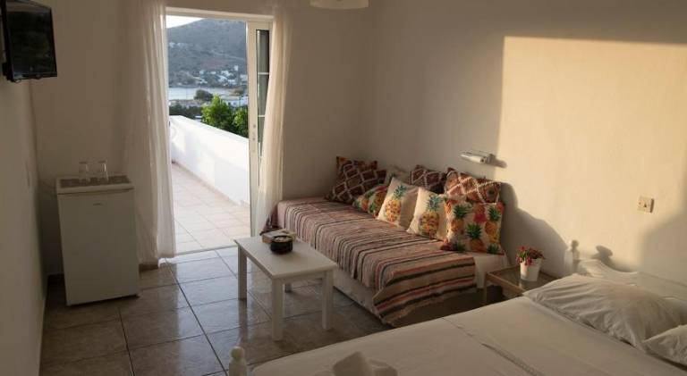 Armadoros Hotel / Ios Backpackers — photo 2