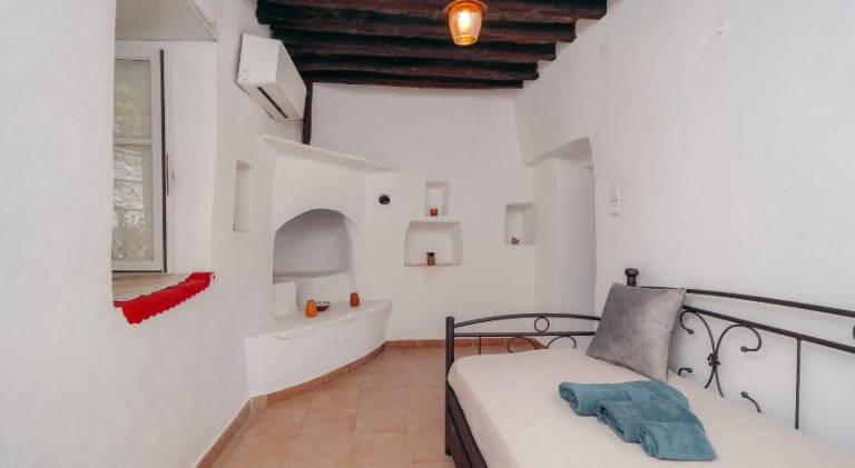 Villa with terrace — photo 2