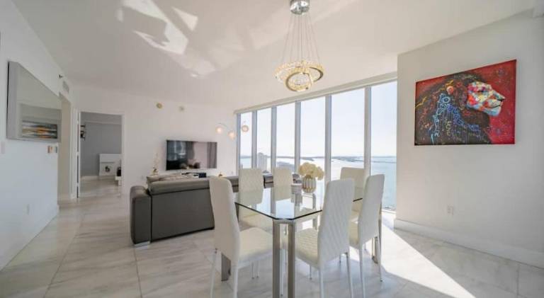 Luxury Ocean View 2BR Corner Unit at W residence — photo 4
