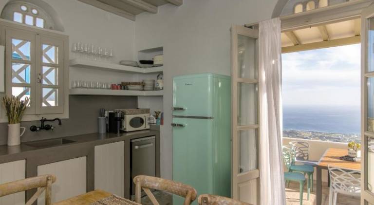 Fully equipped villa with patio & garden | Pets allowed — photo 4