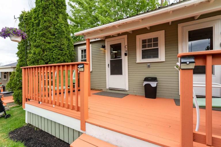 Cabin Laconia