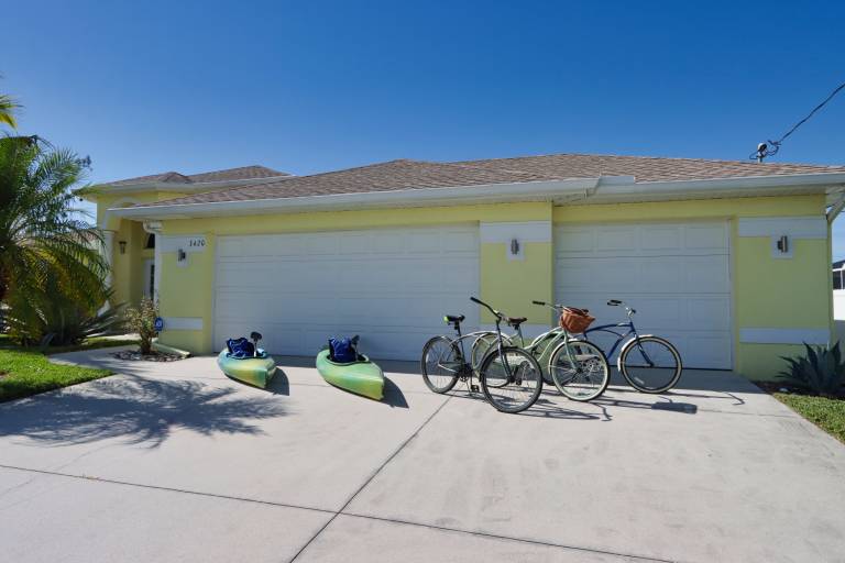 Family-friendly spacious house with jacuzzi, barbecue & private pool | Water view | Pets allowed — photo 3