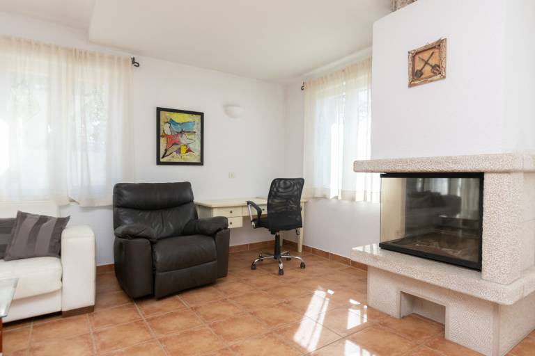 Vacation home with barbecue, private pool & sauna in Supetar