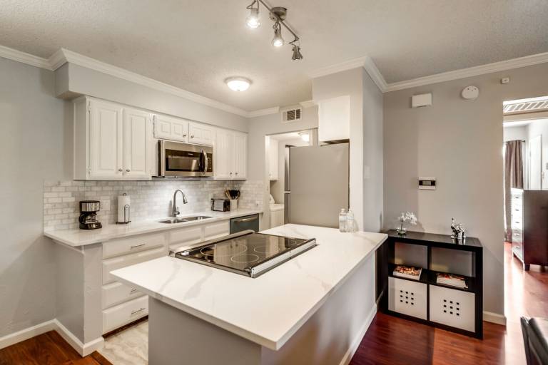 Rental apartment with pool — photo 5