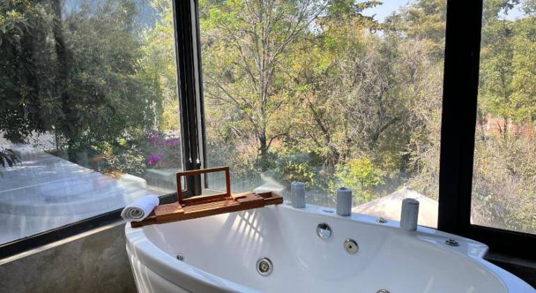 House with jacuzzi — photo 2