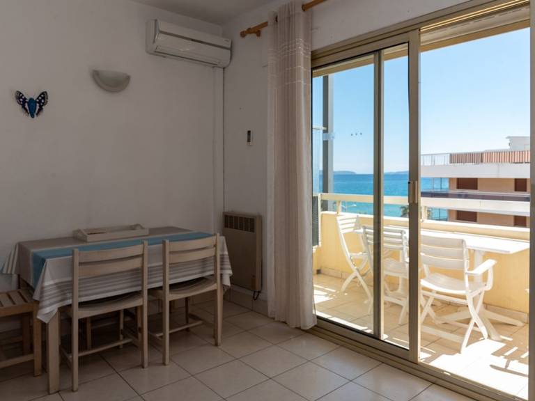 Studio with 1 room for 4 persons — photo 3