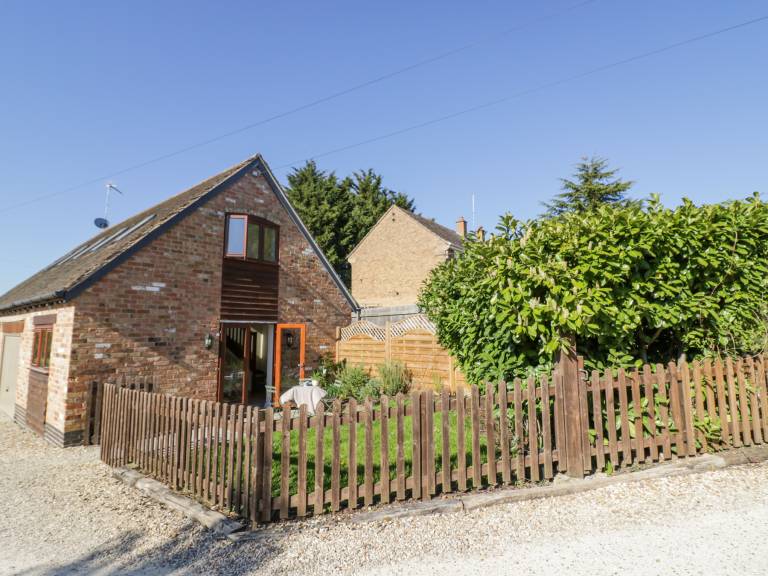 Family-oriented cottage with garden | Pet-friendly in Warwick