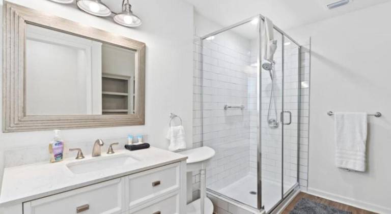 Vacation home with jacuzzi — photo 2