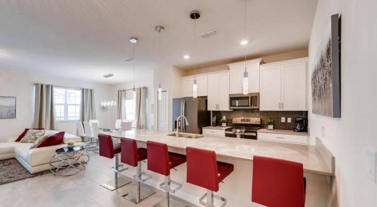 Vacation home with hot tub — photo 4