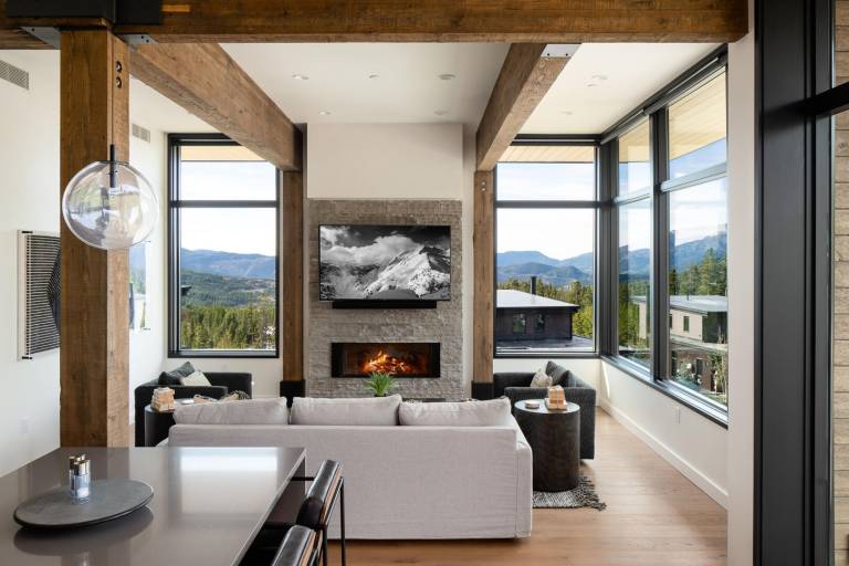 Condo with pool | Mountain view | Close to the ski | Pet-friendly — photo 2