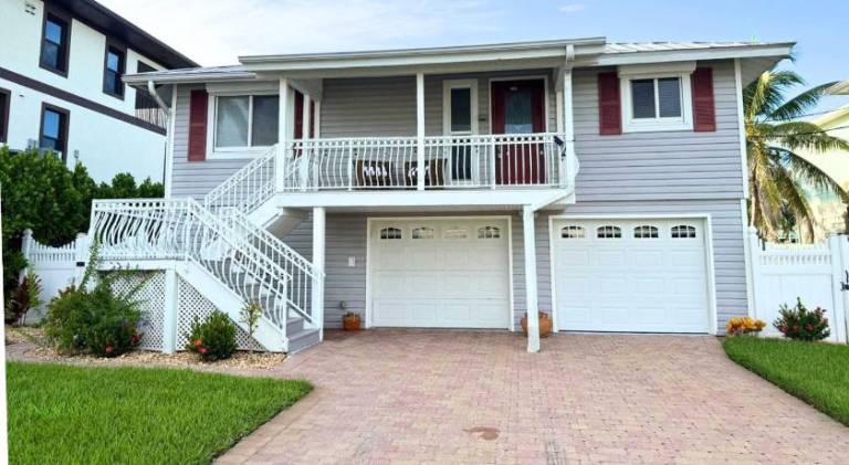 Fort Myers Beach 2 Bedroom 2 Bathroom Home Duplex in Fort Myers Beach, FL