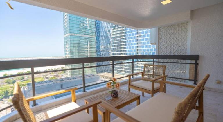 Rental apartment with terrace | Near Qasr al-Hosn | Close to the beach | Perfect for remote work | Pet-friendly — photo 5