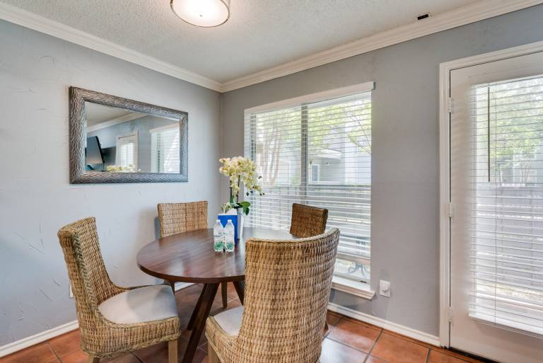 Family-oriented apartment with pool | Dogs allowed — photo 3