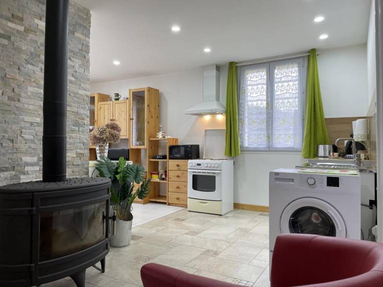 Gite with patio & garden — photo 4