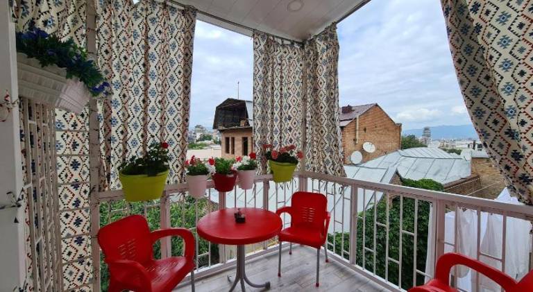 Children-friendly lovely serviced apartment with terrace | Close to Rustaveli Avenue | Perfect for remote work | Dogs allowed — photo 4