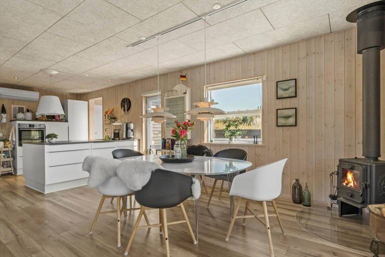 Vacation home with garden, sauna & patio — photo 2