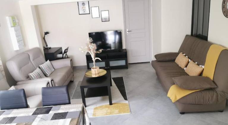 Charming rental apartment | Pets allowed in Sens