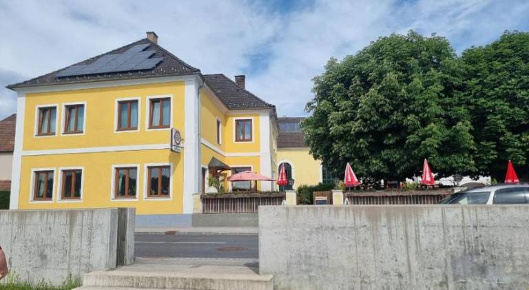 Gasthof Weidenauer- Gabi's Cafe in Emmersdorf an der Donau