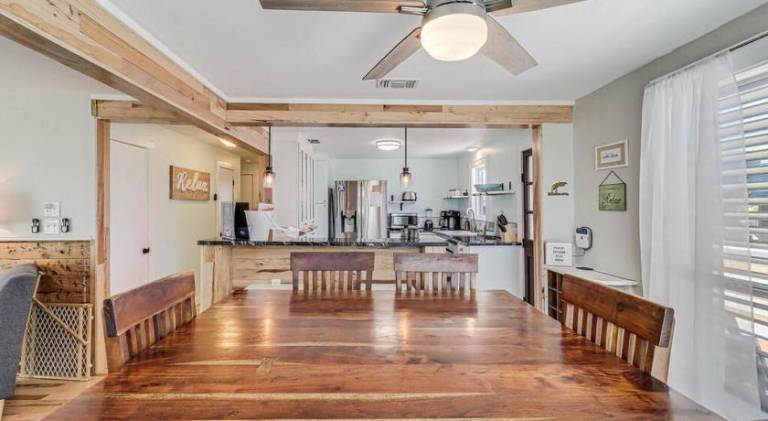 Fully equipped vacation home with BBQ & yard | Close to the beach | Suitable for remote work | Pet-friendly — photo 3